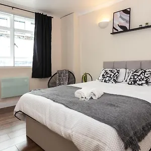 https://city-centre-apartment.cambridgehotelsuk.com
