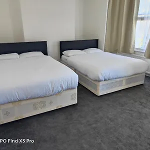 https://east-london-2-bedroom-apartment.brighton-hotels-england.com